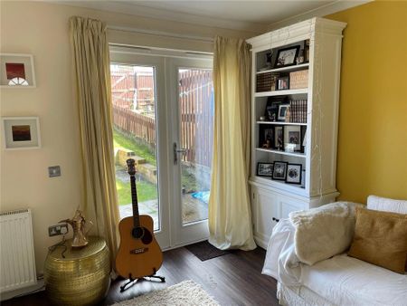 2 bedroom terraced house to rent - Photo 2