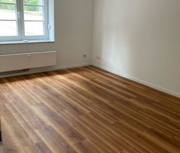 Altbauflair trifft modernen Wohnkomfort-mit EBK und Balkon - Foto 1