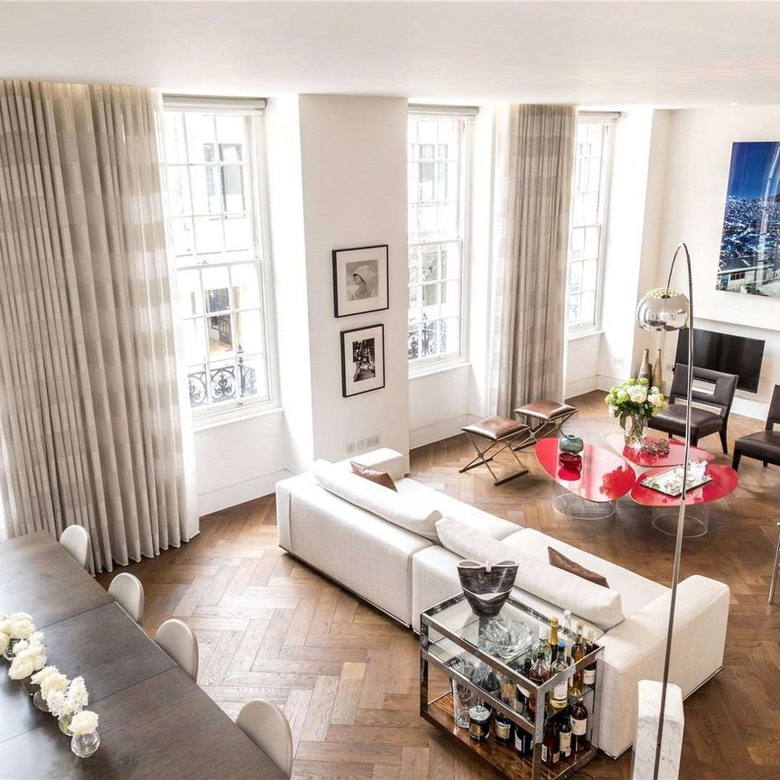 An outstanding 2 bedroom apartment with exceptional entertaining space and high quality interior. - Photo 1