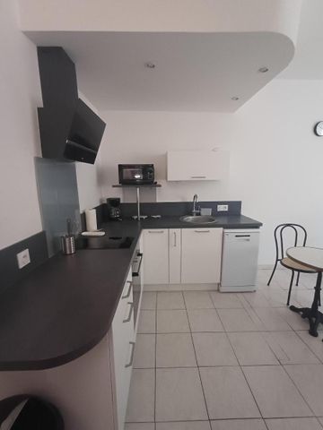 Location Appartement 2 pièces 28m² MILLAU 12100 - Photo 4