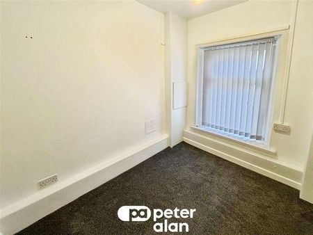 Commercial Street, Aberbargoed, Bargoed, CF81 - Photo 4