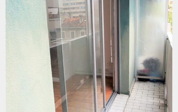 Location Studio Marseille 6ème - Photo 1