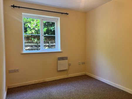 The Crossings, Newark, Nottinghamshire, NG24 - Photo 3