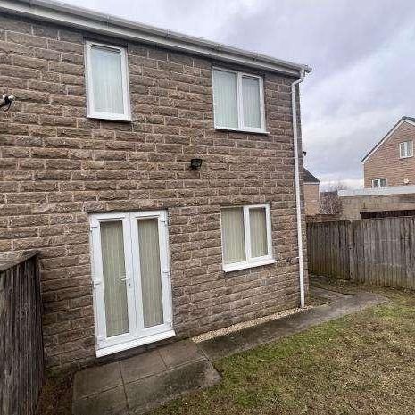 Woodcross Court, Bradford, BD5 - Photo 1