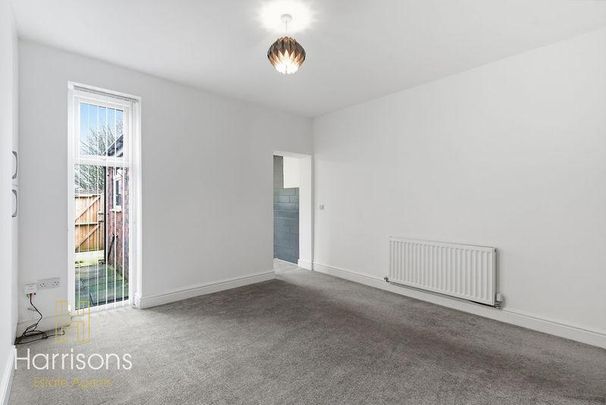 2 bedroom terraced house to rent - Photo 1