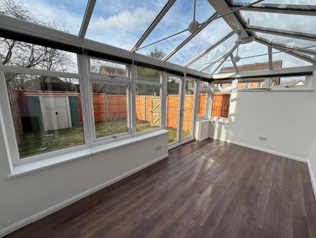 3 bedroom end of terrace house to rent - Photo 3