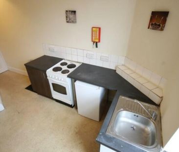 1 Bed - 43 Armley Ridge Road, Leeds - LS12 3LD - Student - Photo 5