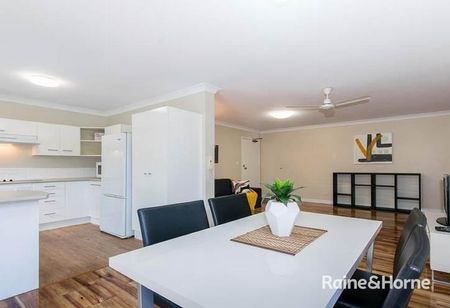 Two Bedroom, Two Bathroom - Modern Unit - Photo 2