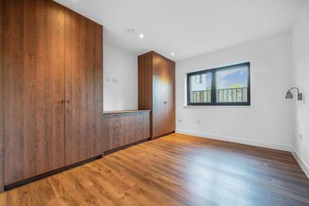 4 bedroom detached house to rent - Photo 4