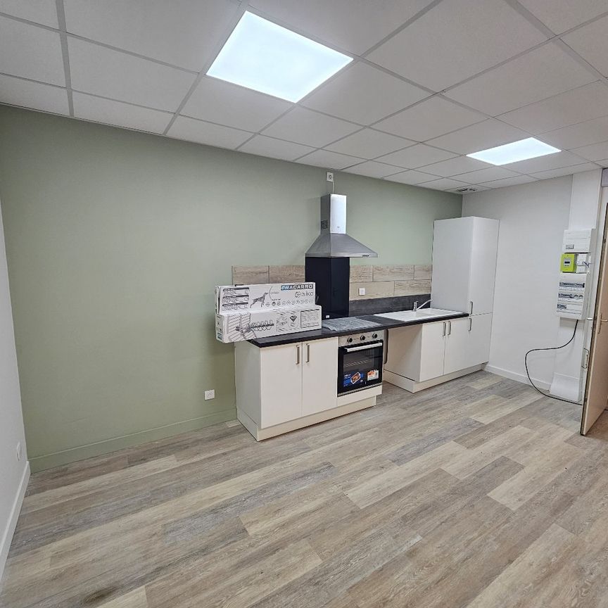 Location Appartement 2 pièces 47m² BURIE 17770 - Photo 1