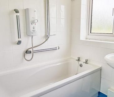 2 bedroom terraced house to rent - Photo 5