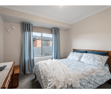 Family Home in Brighton - Photo 3
