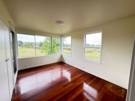 Semi lifestyle home in Alfriston Rd - Photo 2