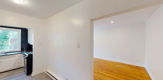 Bright And Spacious 2-bedroom Apartment - Photo 2