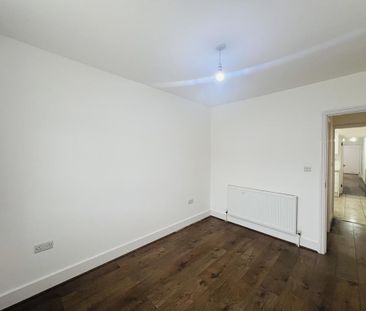 3 bedroom flat to rent - Photo 6