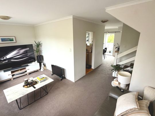 Kensington - Photo 1