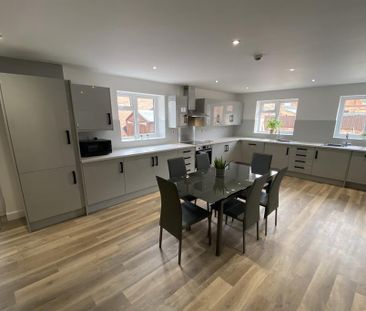 1 bedroom in a house share to rent - Photo 1