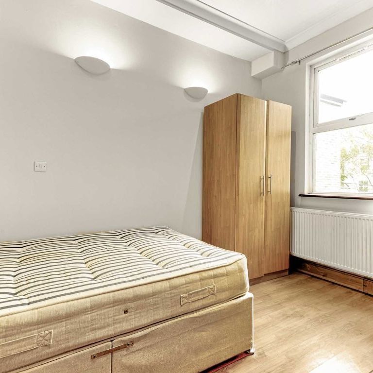 Tooting Bec Road, SW17 8BW, London - Photo 1