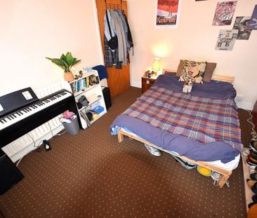 3 bedroom House in Mayville Avenue, Leeds - Photo 3