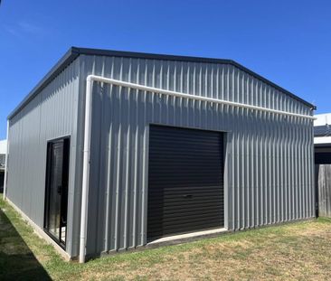 Cool Modern Home in Plantation Palms - Photo 5