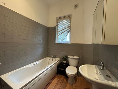 2 Bed Flat, North End, CR0 - Photo 5