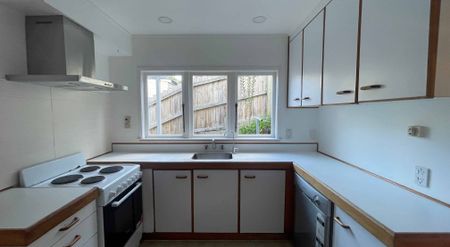 Beautiful bungalow in the heart of Remuera - Photo 4