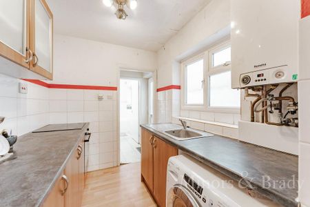 1 bedroom flat to rent - Photo 2
