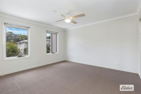 STUNNING FOUR BEDROOM WALKING DISTANCE TO JPC! - Photo 5