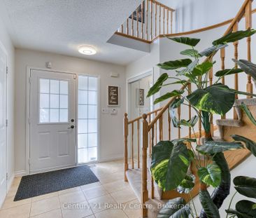 For Lease - 45 Hatch Street, Whitby, Ontario - Photo 3