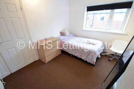 2 Bedroom Mid Terraced House for rent in Park View Avenue - Photo 3