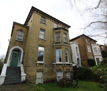 Surbiton Hill Park, Surbiton - Photo 2