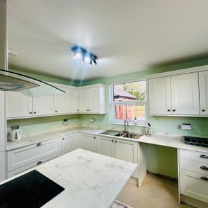 Market Street - Photo 2