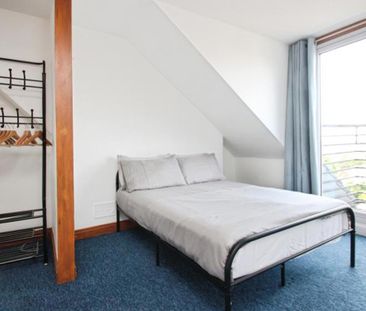 Ocean presents this fantastic one bedroom flat with far reaching vi... - Photo 4