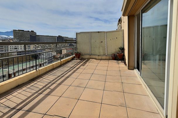 A louer appartement de type 2 avec grande terrasse et parking à Marseille 13004 La Blancarde - Photo 1