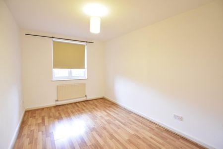 Woodside Grange, Woodside Park, London N12 - Photo 3