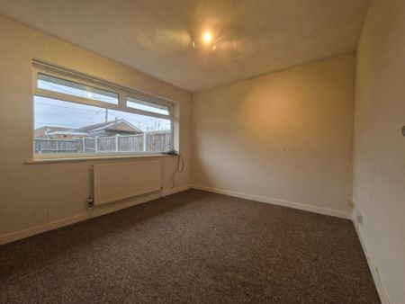 1 bedroom semi-detached bungalow to rent - Photo 2