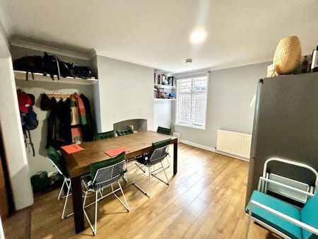 3 bedroom semi-detached house to rent - Photo 2