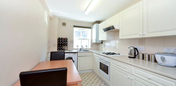 Arlington Court, 444 Archway Road, London, N6 - Photo 2