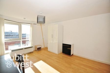 Studio to rent - Photo 2