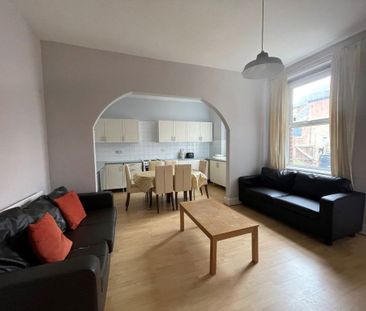 Fifth Avenue Rm, Newcastle Upon Tyne - Photo 1