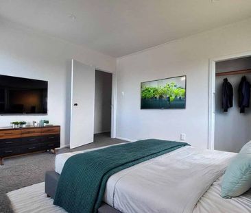 So much lawn, you might need a map! - Photo 3