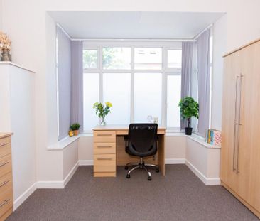 3 bedroom flat to rent - Photo 2