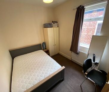 7 bedroom private hall to rent - Photo 3