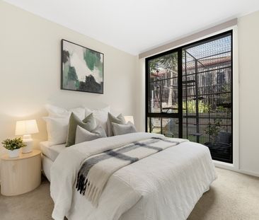 Apartment Inside, Backyard Outside - Best of Both Worlds - Photo 5