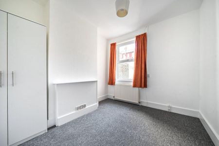 3 bedroom terraced house to rent - Photo 5