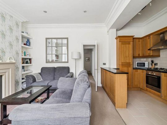 3 bedroom flat to rent - Photo 1