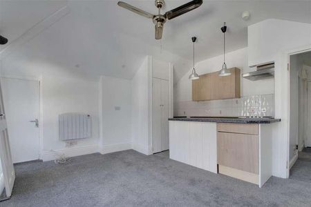 Claydon Court, Marine Parade, Worthing, BN11 - Photo 2