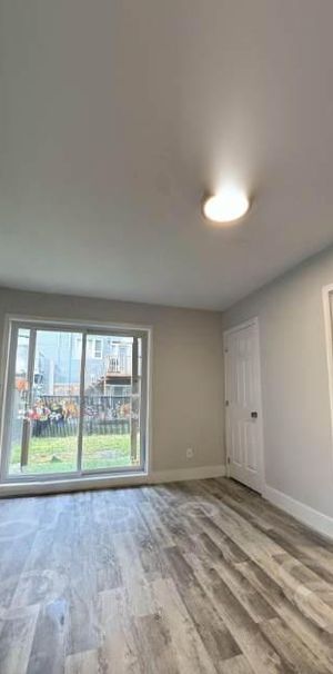 Maison en rangée à louer grand 6-1/2 semi meublé - Photo 1