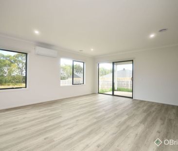 Stylish & Spacious Brand-New Family Home - Photo 2