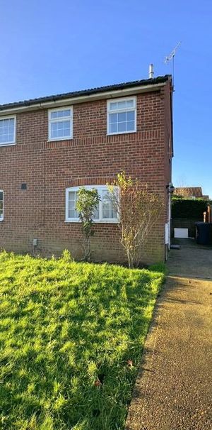 2 bedroom semi-detached house to rent - Photo 2